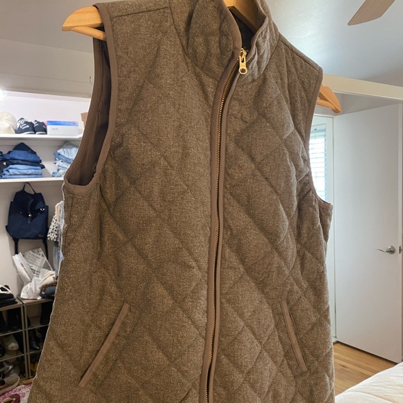 Super cute vest! - Picture 2 of 2